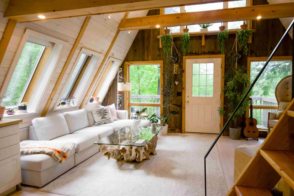 Экономия Airbnb на AI-поддержке клиентов — инфографика Экономия Airbnb на AI-поддержке клиентов — инфографика