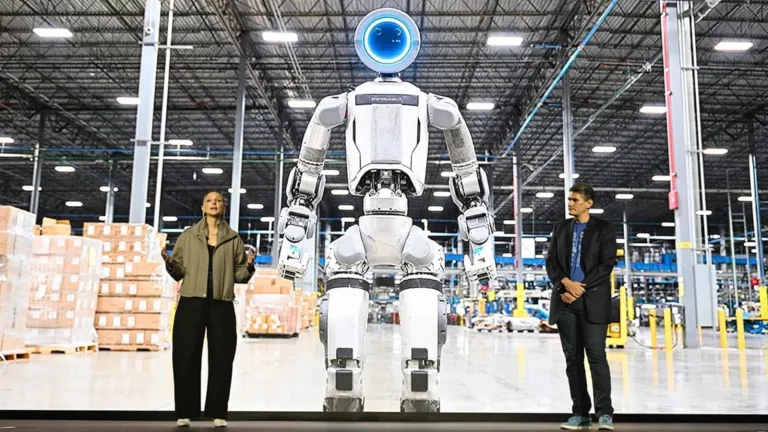Гуманоидный робот Atlas компании Boston Dynamics на презентации Hyundai