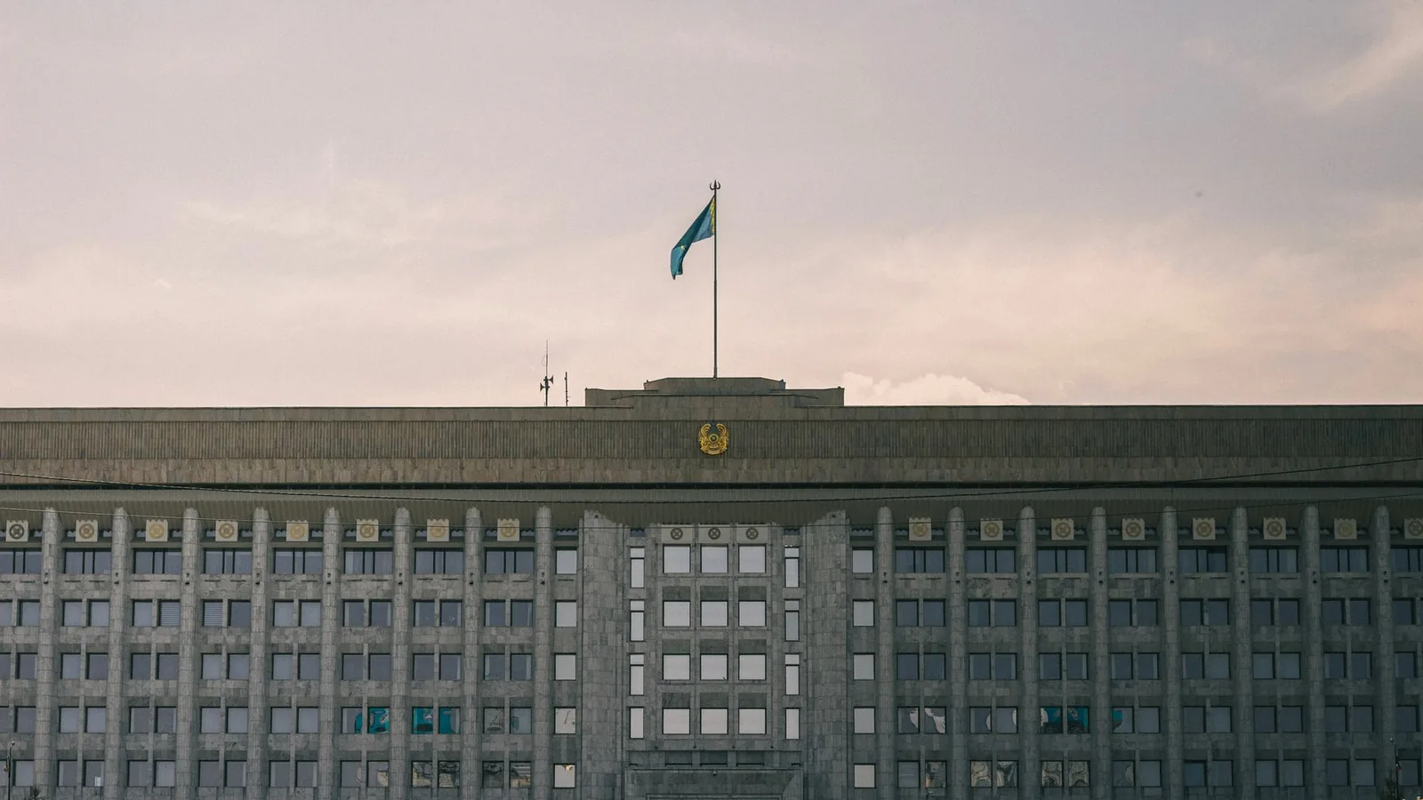 Kazakhstan’s private bailiffs to undergo certification every three years from 2027