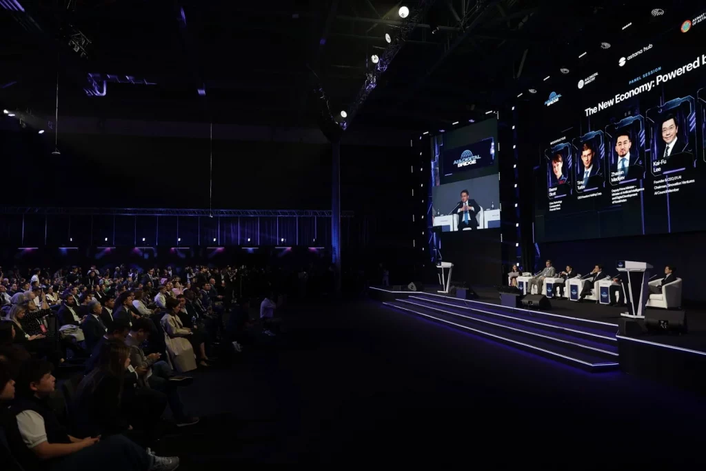 61 соглашение и $200 тысяч для Aman: итоги AI & Digital Bridge 2026. Издание RAEM.KZ