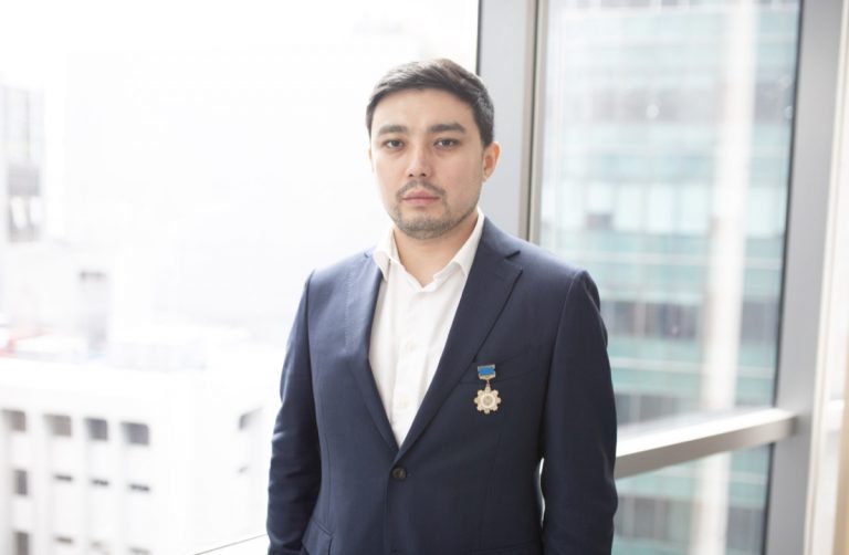 Олжас Жиенкул: как казахстанец из Сингапура поднял $3 млн на AI-платформу для управления капиталом