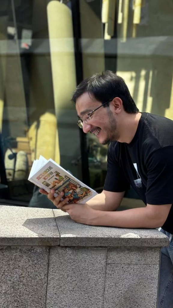 Шакир Исламбакиев, автор книги Хостеловские истории
