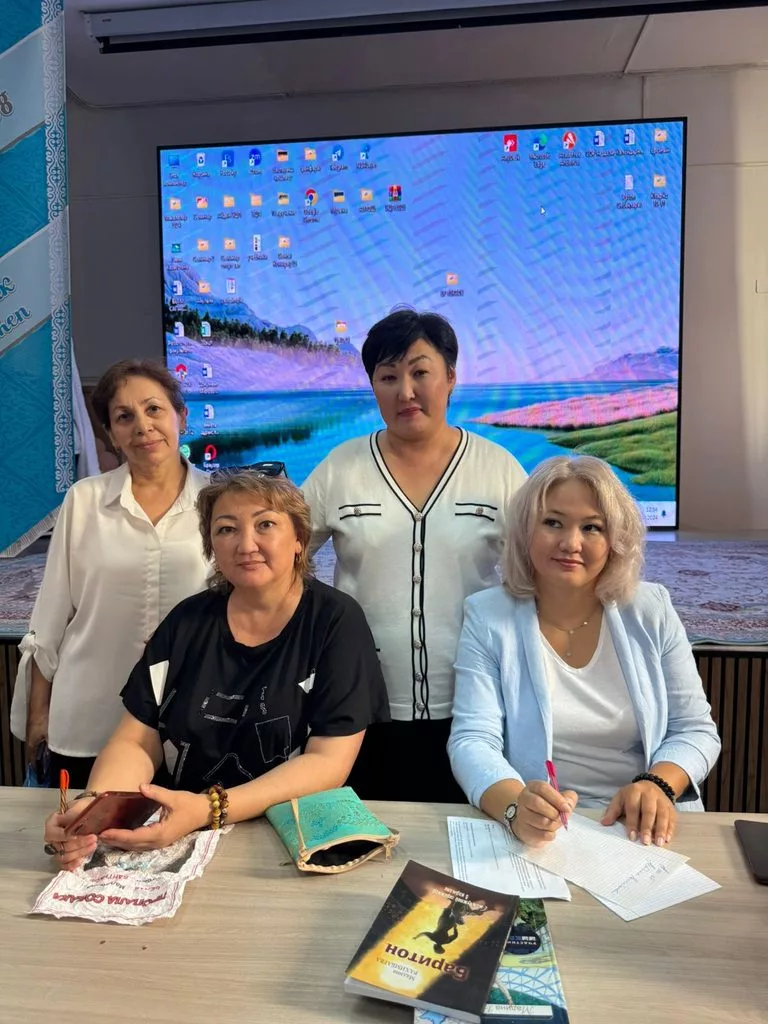 Playwright Lyutsiya Maksimzhan, teacher Almagul Kekilbayeva and Madina Rakhimbayeva